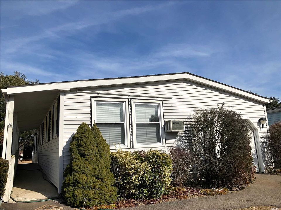 112 Village Cir W, Manorville, NY 11949 | Zillow