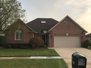 16253 Haverhill Dr, Macomb, MI 48044