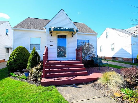 5th image of 5711 Luelda Ave