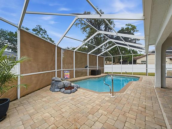 3rd image of 2478 Glenridge Dr