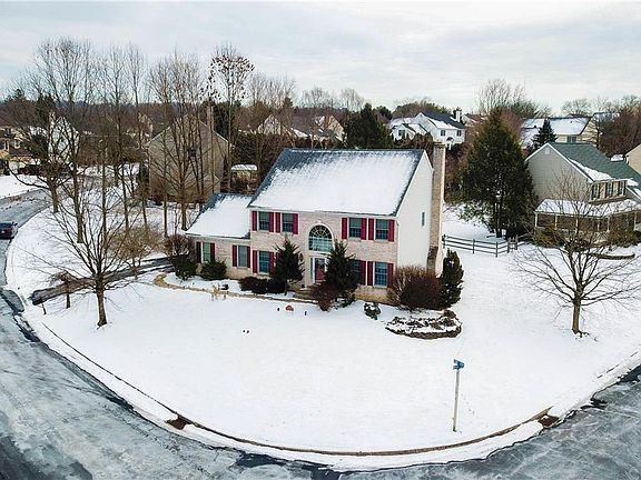 2nd image of 2250 Barry Ct