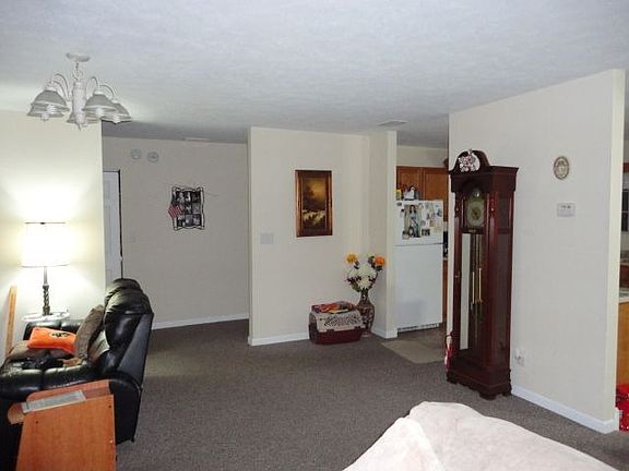 5th image of 1005 S Virginia Ln
