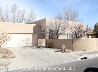 405 Phoenix Ave NW, Albuquerque, NM 87107