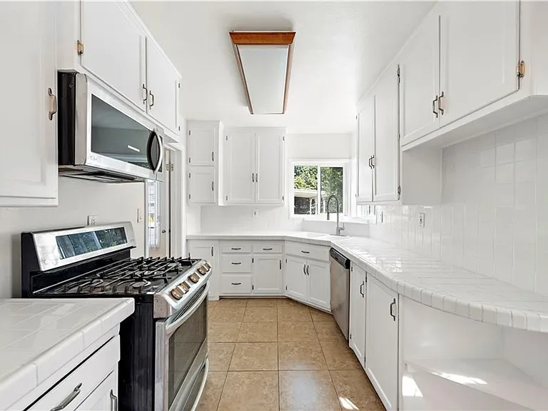 5722 Faculty Ave — Photo 17