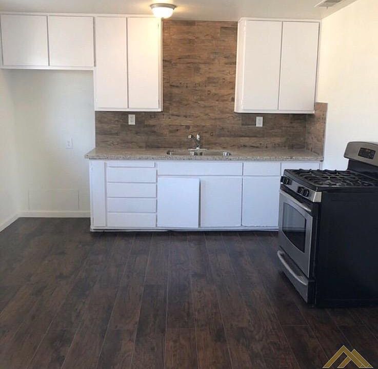 2nd image of 809 Contessa Ave