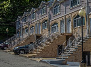 18 Tessa Ct, Staten Island, NY
