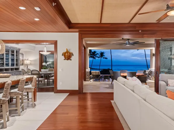 1 Bay Dr #1103, Lahaina, HI 96761