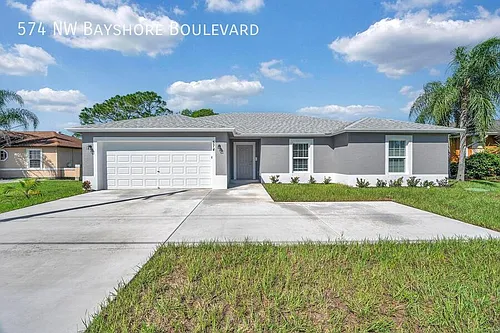 574 NW Bayshore Blvd Photo 1