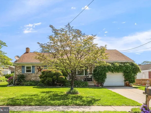 1021 High St, Hanover, PA 17331