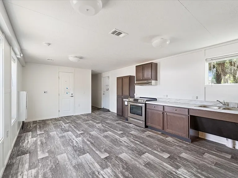 1038 Canopy Ln SW — Photo 4