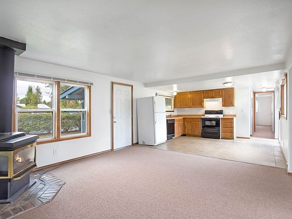 5th image of 3816 E Weile Ave