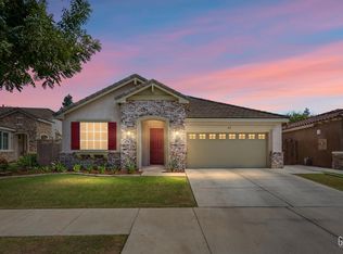 412 Hollyhill Dr, Bakersfield, CA 93312