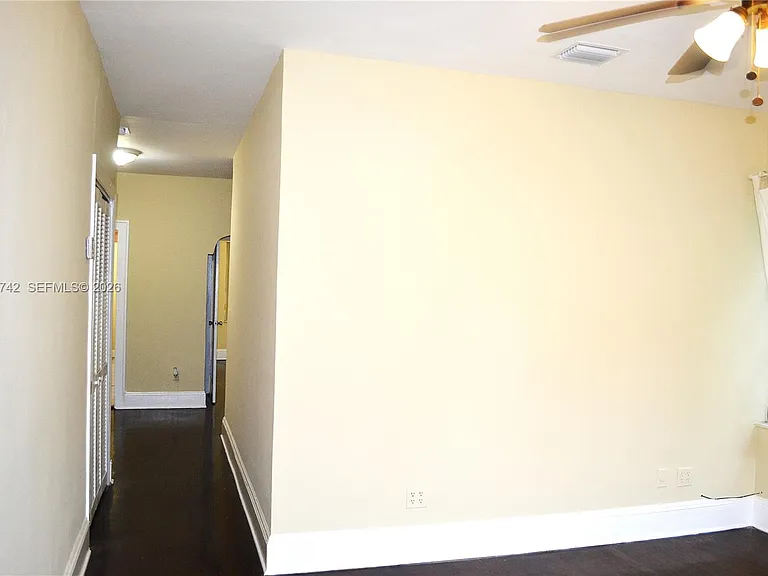 1661 SW 13th St #3 — Photo 7