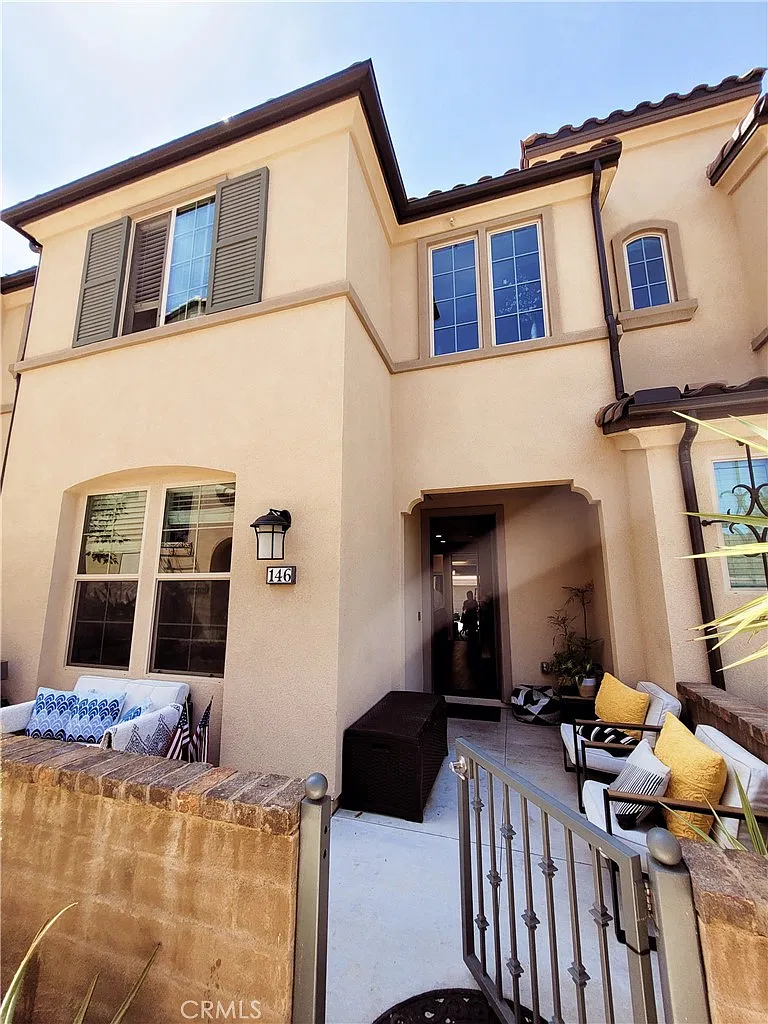 3 bed, 2.5 bath, 1512 sqft, $4,000 — Photo 1