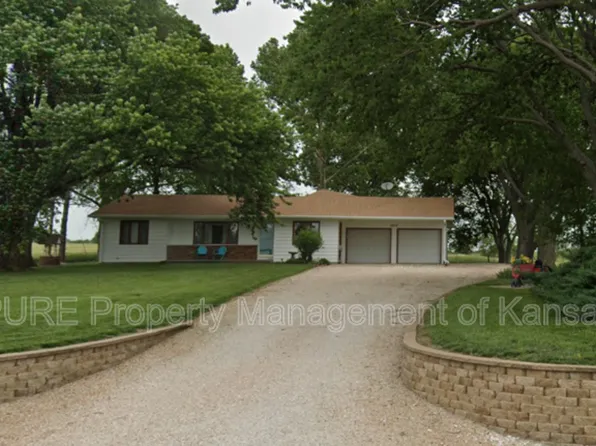 6832 NW 46th St, Topeka, KS 66618