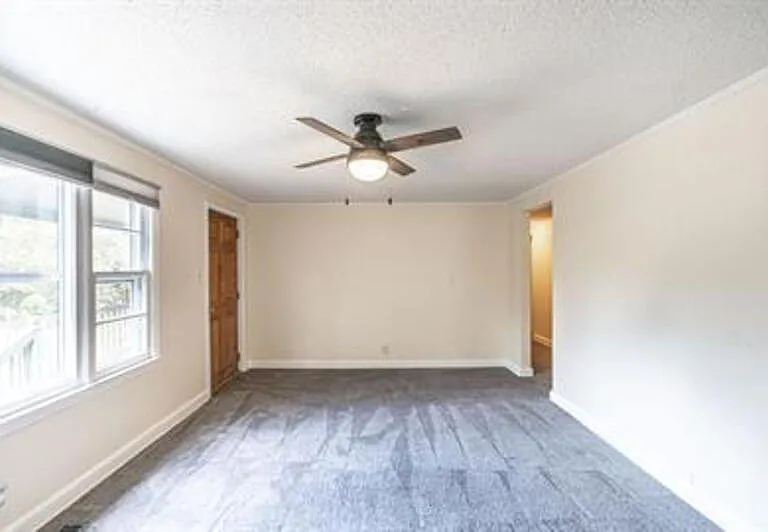 885 S Stephens St — Photo 33