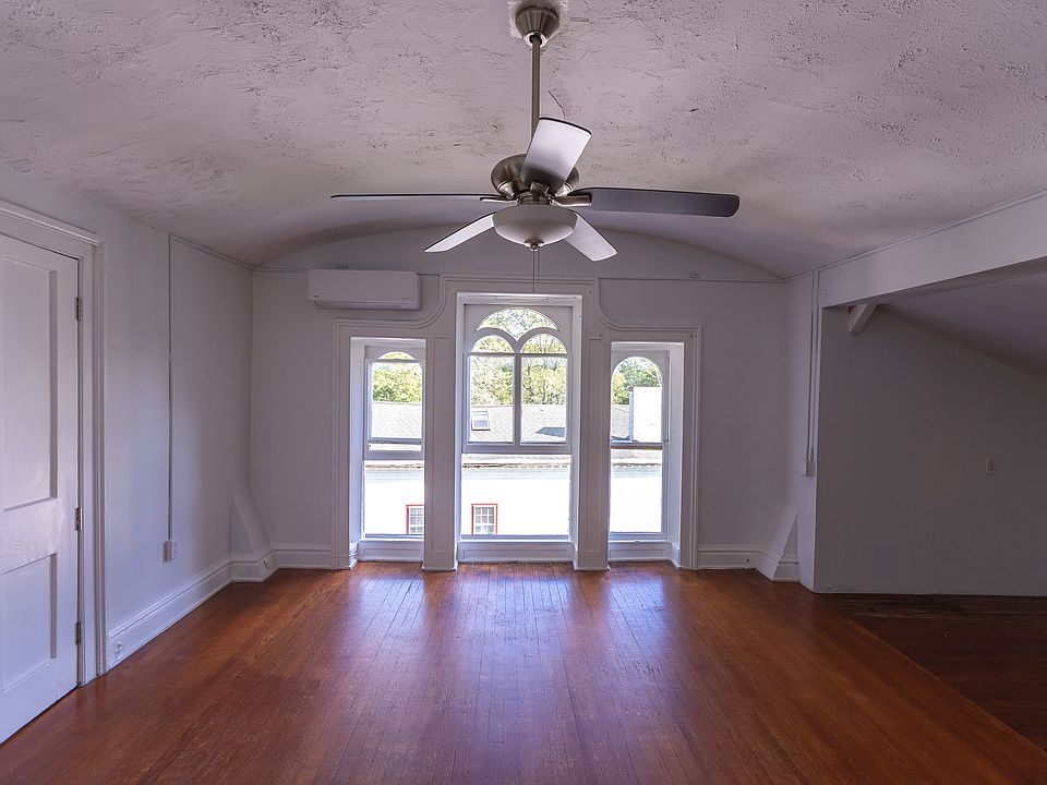 1st image of 171 Broadway APT 4