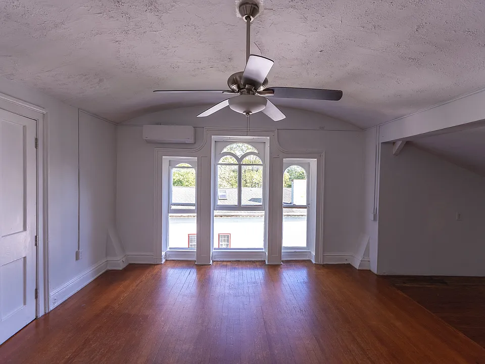 171 Broadway #4
