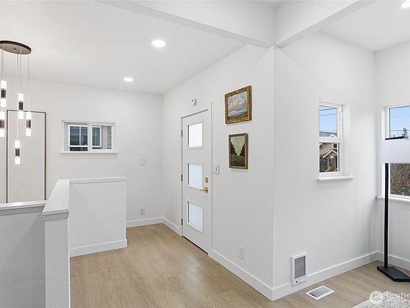 4th image of 4161 41st Avenue S
