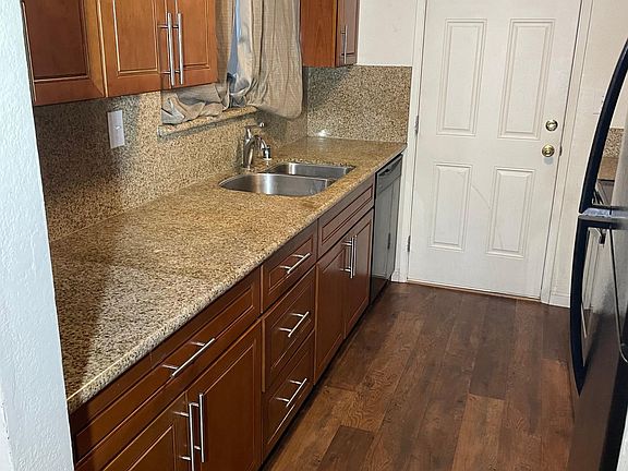 2nd image of 2304 Manzanita Way