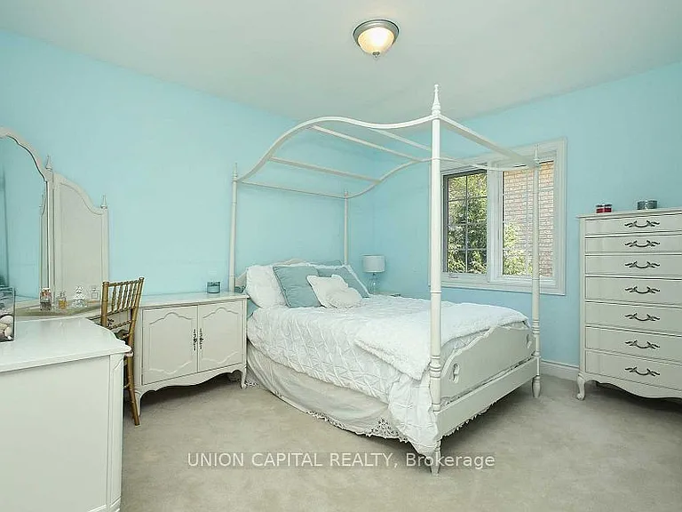 75 Langtry Pl — Photo 21