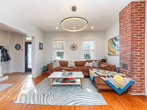 5th image of 1609 Charles St