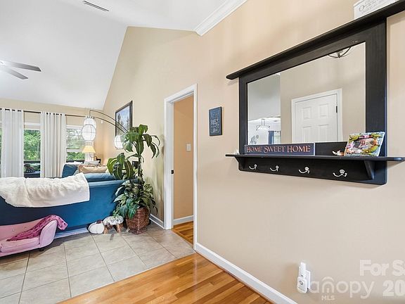 3rd image of 2055 Tiger Paw Ln