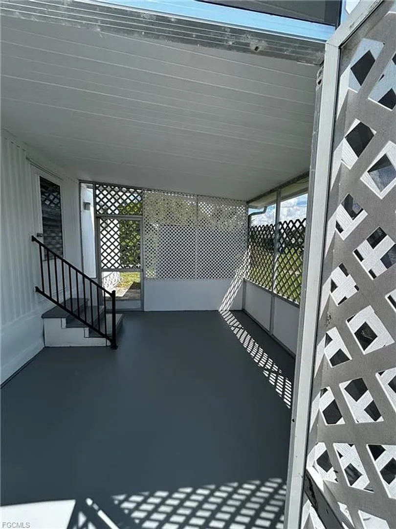 Imperial Harbor Home - First Month Rent FREE! — Photo 4