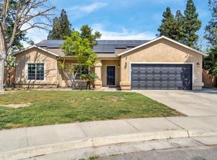 685 W Lake St, Kingsburg, CA 93631