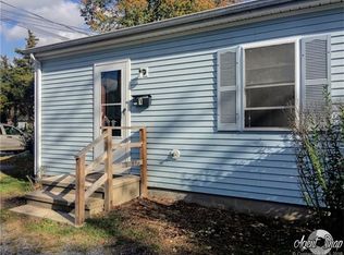 1 Elizabeth Ct, Groton, CT 06340