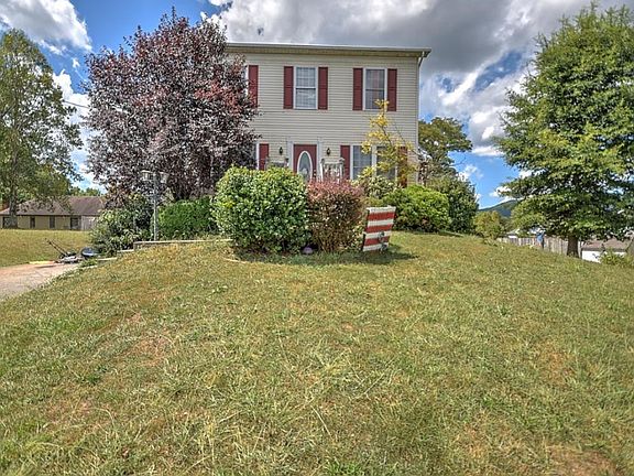 2nd image of 106 Wild Rose Ln