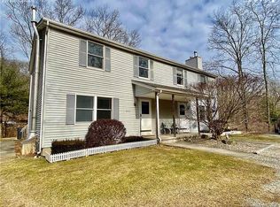 452 Richmond Rd, Coventry, CT 06238