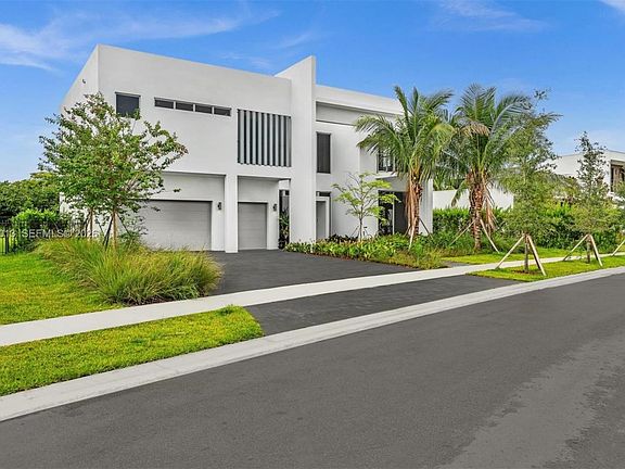 2nd image of 16644 Botaniko Dr N #16644