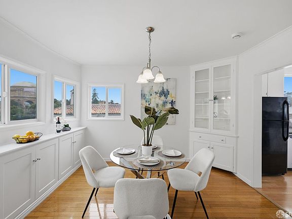 5th image of 2072 Jefferson St