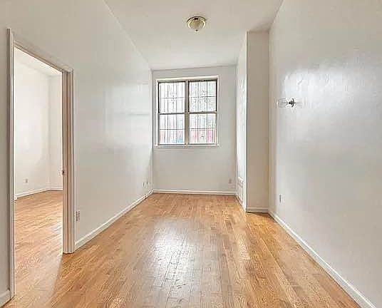 2nd image of 154 Grattan St APT 1