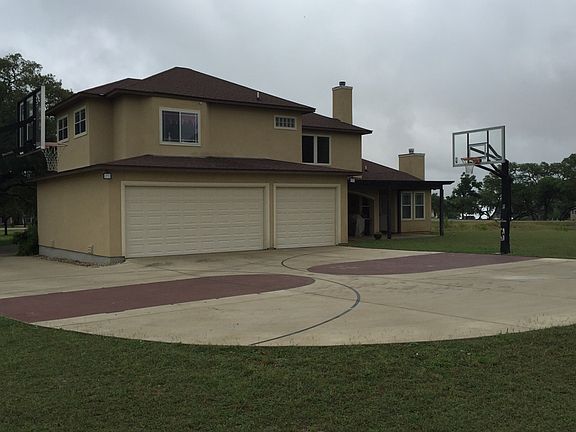 2nd image of 692 Cambridge Dr