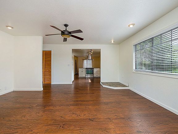 5th image of 16415 Sweetwater Ct