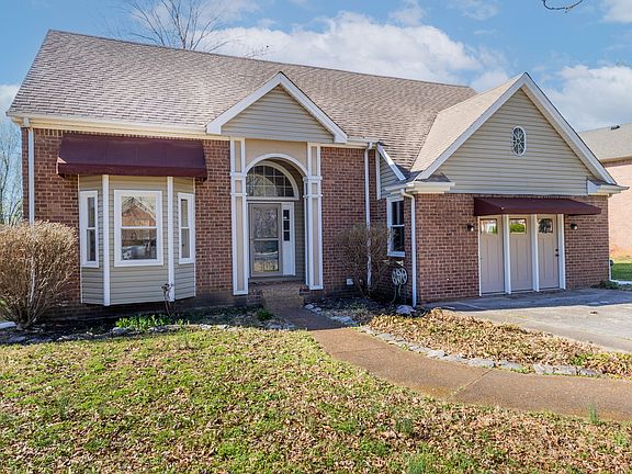3rd image of 302 Park Glen Dr