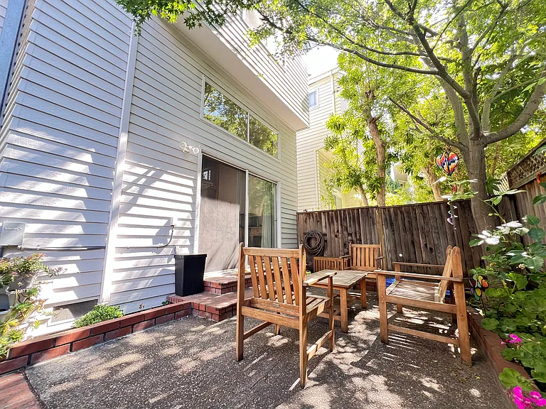 2052 Jamison Pl — Photo 14