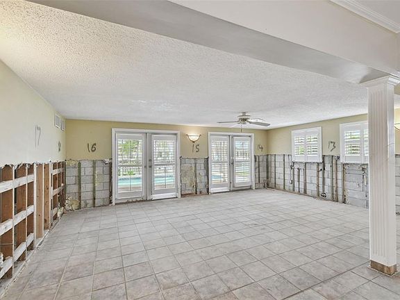 5th image of 3921 E Eden Roc Cir