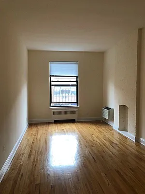 Rented by Urban Real Estate Inc | media 21