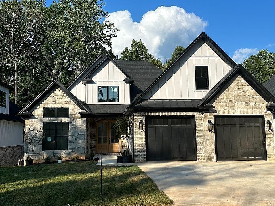 1st image of 102 Lincolns Way