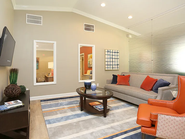 555 Eagles Crest Village Ln — Photo 21