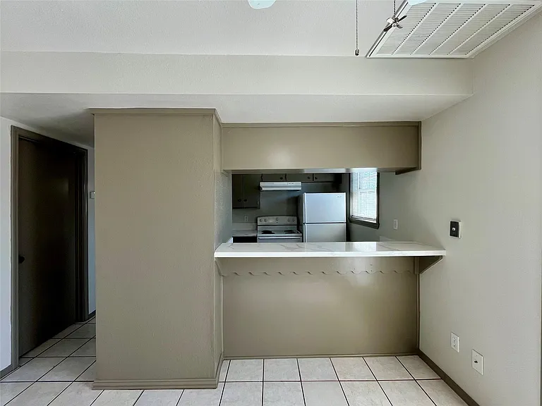 1042 W Village Ct #D — Photo 11