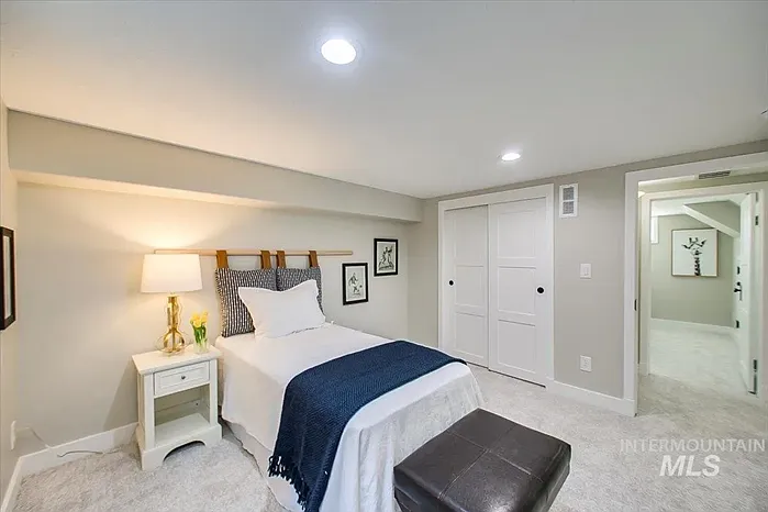 307 S Olive St — Photo 8