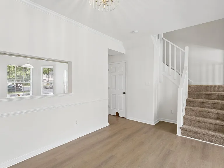 104 Monument Ct — Photo 9