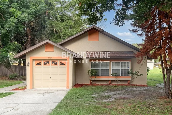 2406 S Lake Ave — Photo 1