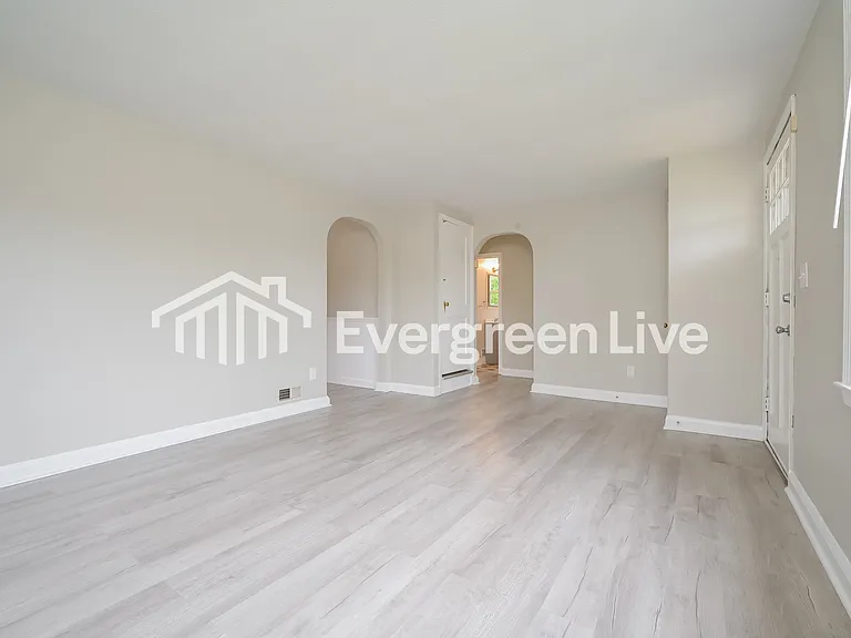 3300 Orlando Ave — Photo 4