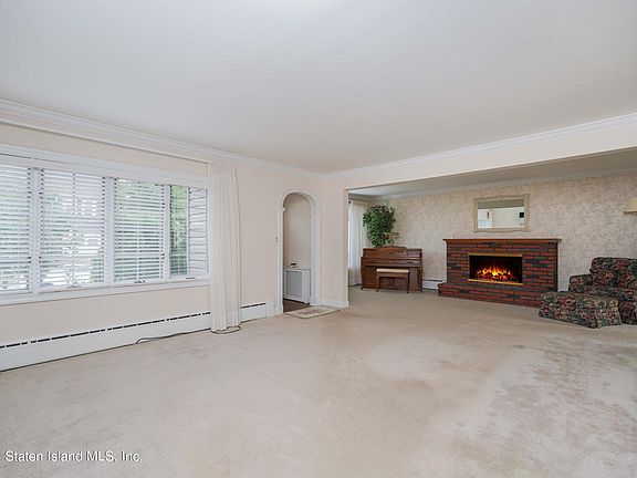 5th image of 118 Maine Ave