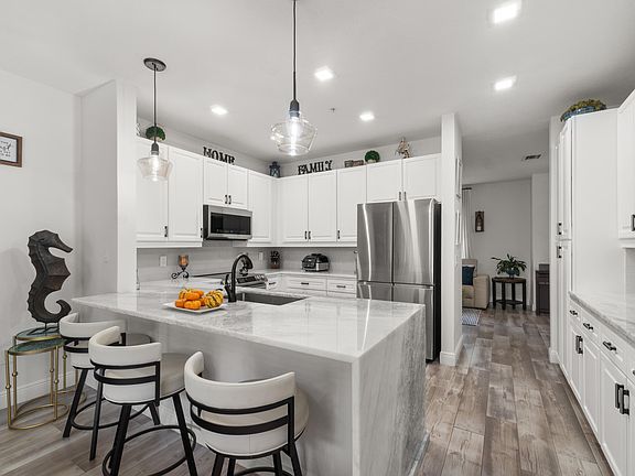 5th image of 3643 NW 5TH Terrace